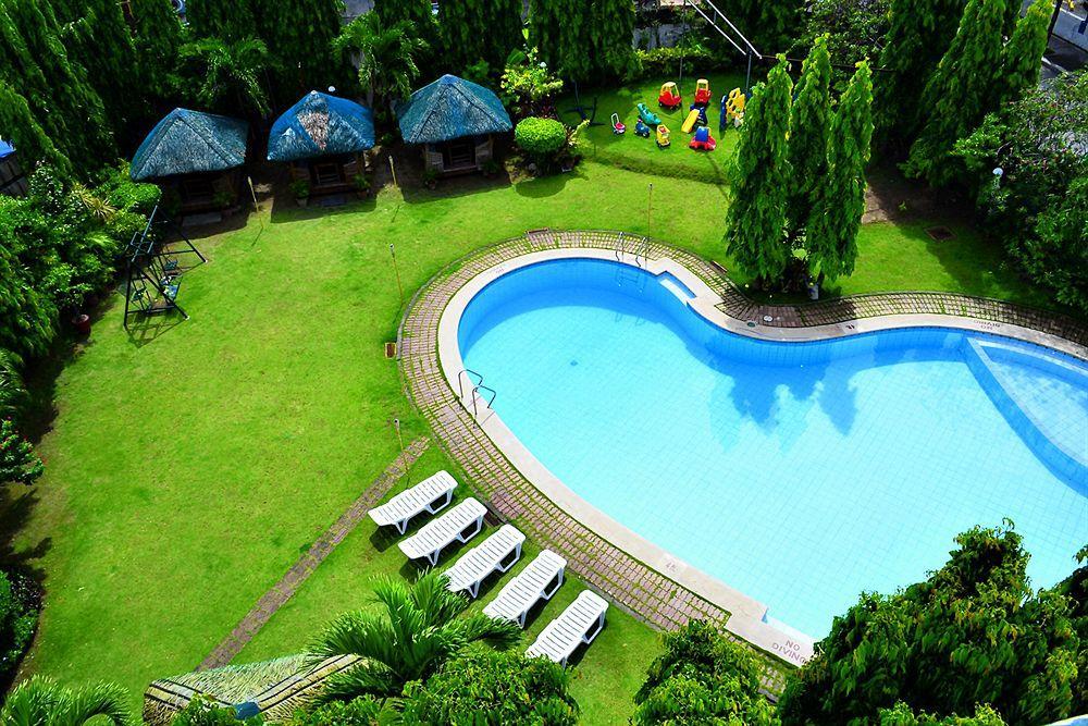 Days Hotel By Wyndham Batangas Exterior photo