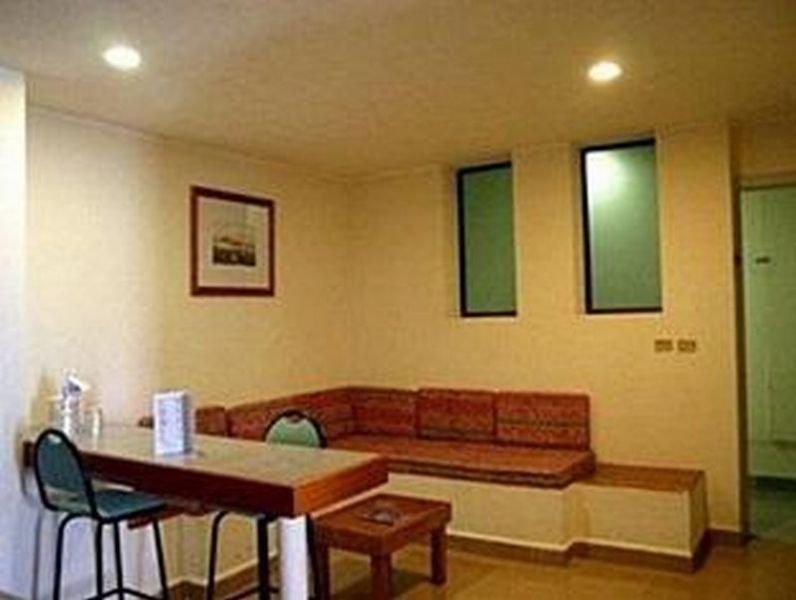 Days Hotel By Wyndham Batangas Exterior photo